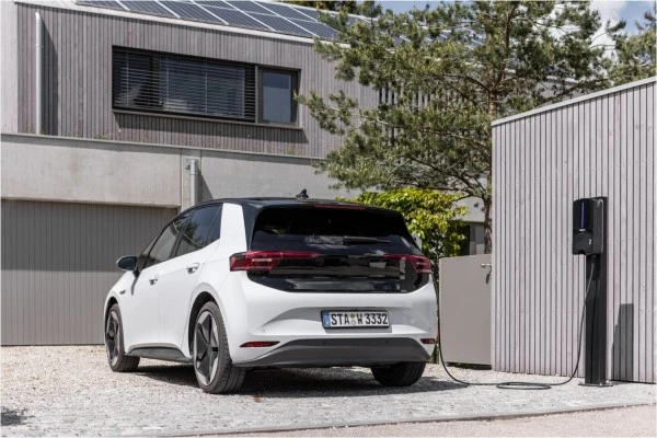 Komfort Webasto Pure 22kW Ladestation/Wallbox Mit Typ-2 Ladekabel 4,5m 7 Komfort Webasto Pure 22kW Ladestation/Wallbox Mit Typ-2 Ladekabel 4,5m – Bild 5